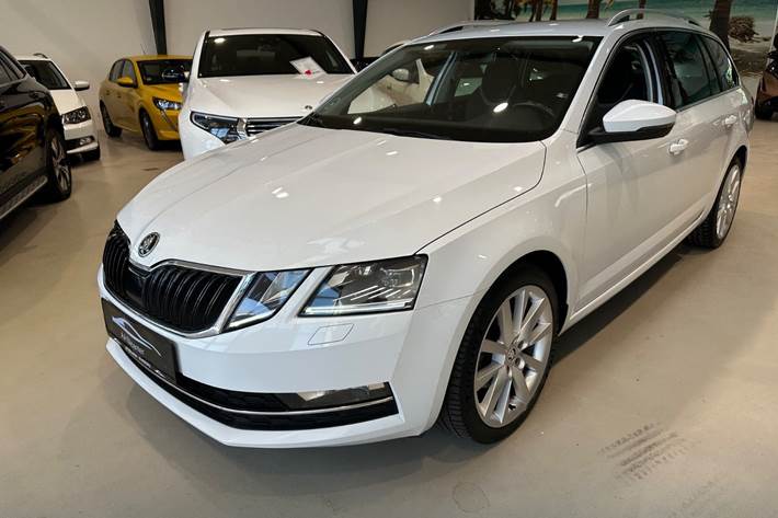 Hvid Skoda Octavia fra 2019