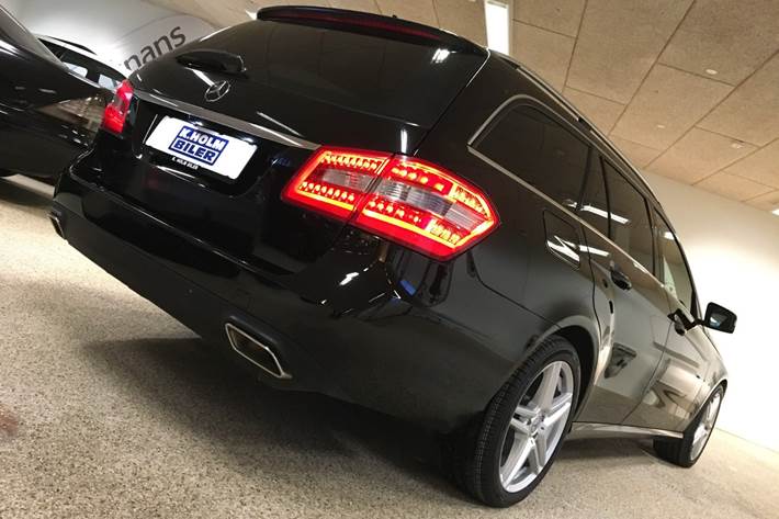 Sort Mercedes E200 fra 2013