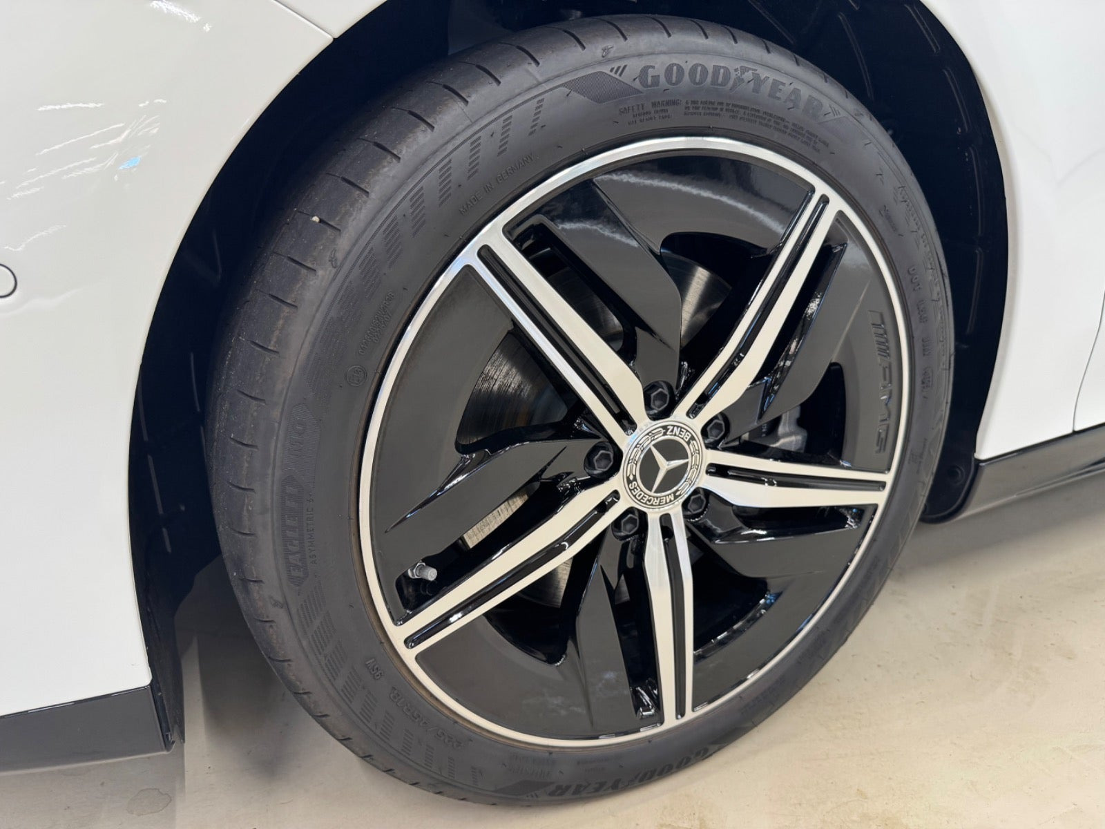 Hvid Mercedes CLA250+ fra 2026