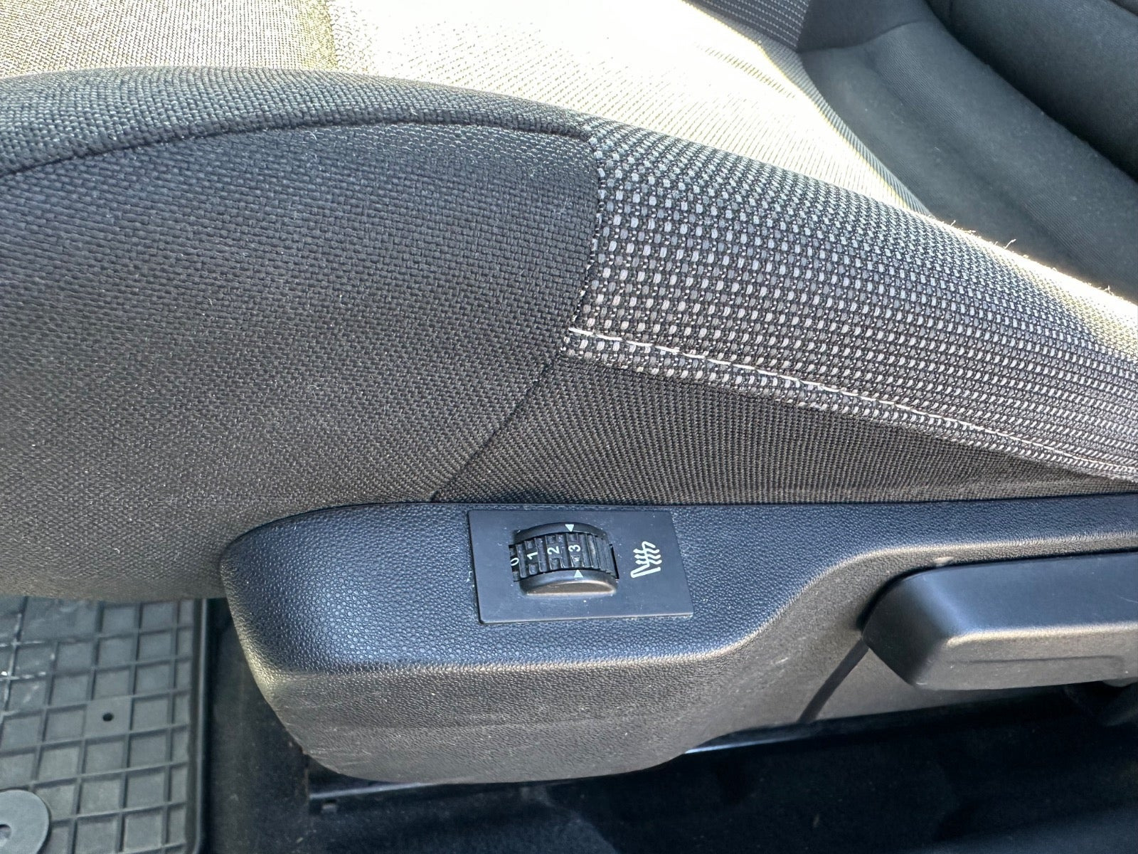 Sort Citroën C4 Cactus fra 2015