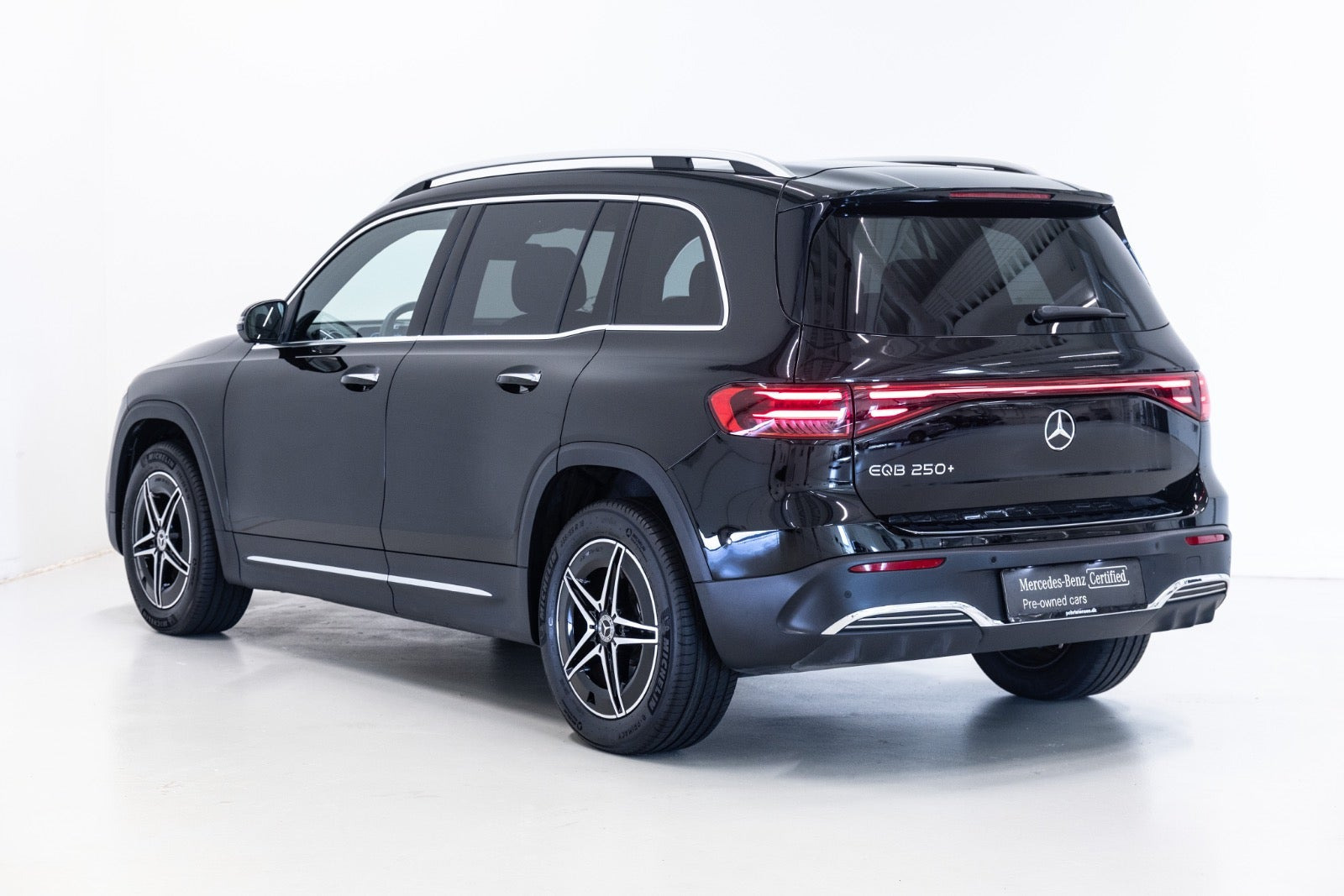 Sort Mercedes EQB250+ fra 2026