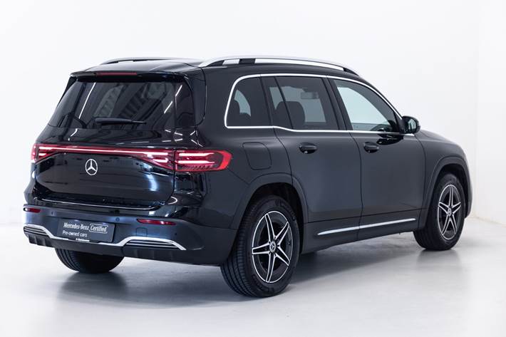 Sort Mercedes EQB350 fra 2025
