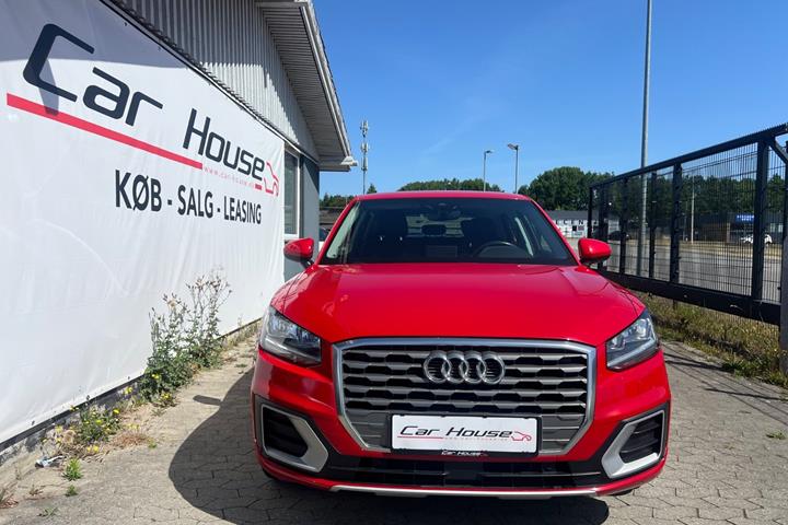 Rød Audi Q2 fra 2018