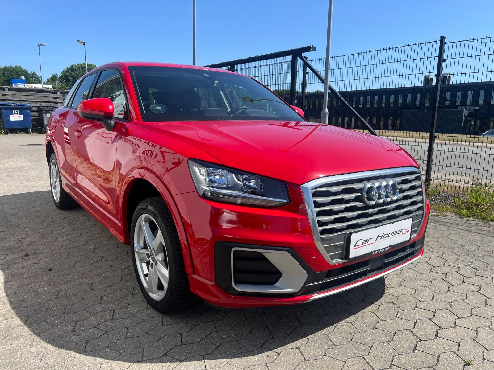 Rød Audi Q2 fra 2018
