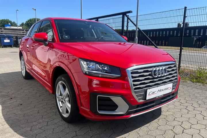 Rød Audi Q2 fra 2018