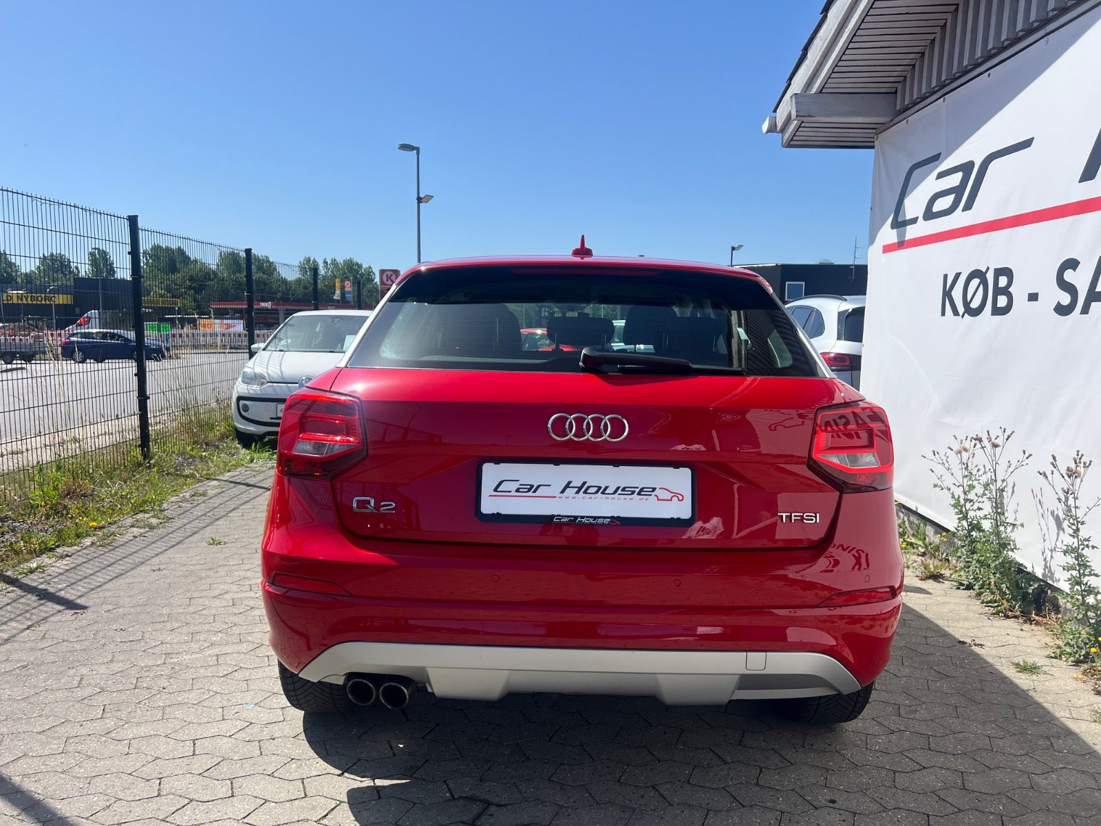 Rød Audi Q2 fra 2018