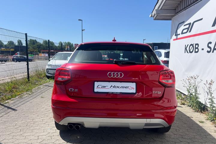 Rød Audi Q2 fra 2018