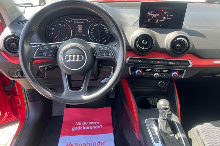 Rød Audi Q2 fra 2018