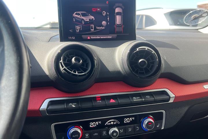 Rød Audi Q2 fra 2018