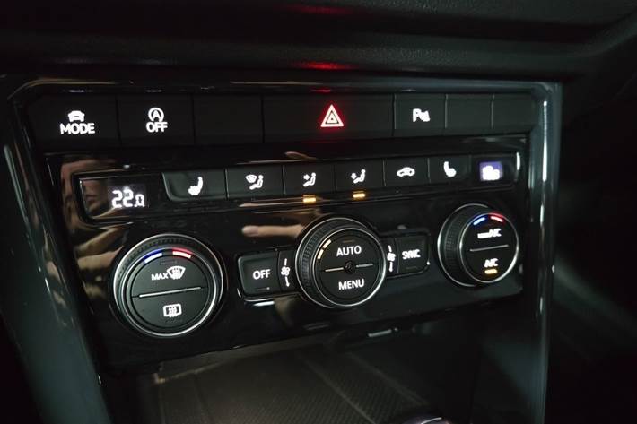 Grå VW T-Roc fra 2018