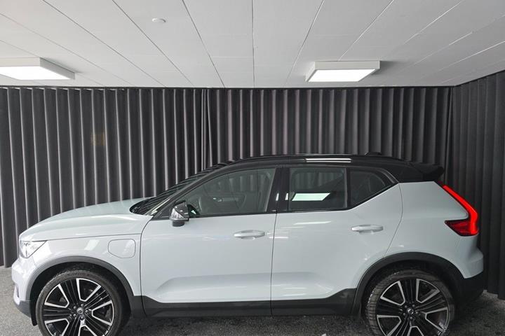Hvid Volvo XC40 fra 2021