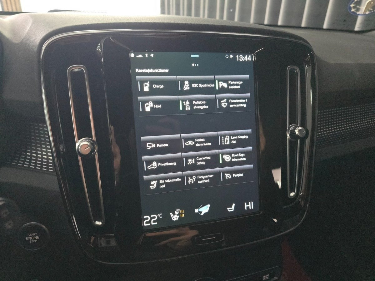 Hvid Volvo XC40 fra 2021