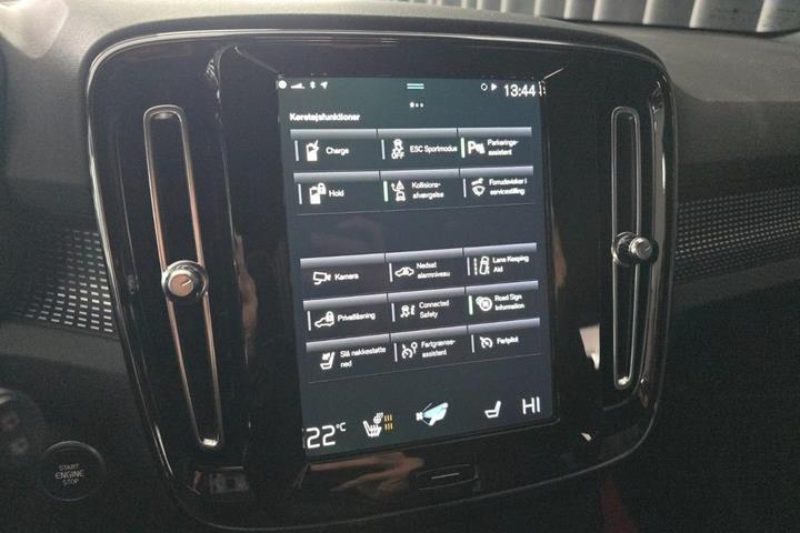 Hvid Volvo XC40 fra 2021