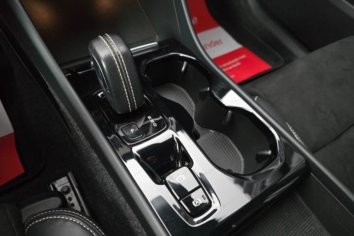 Hvid Volvo XC40 fra 2021