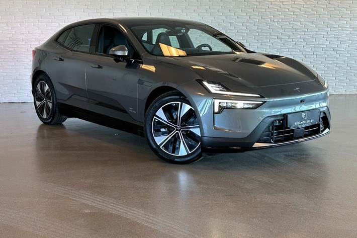 Grå Polestar 4 fra 2025