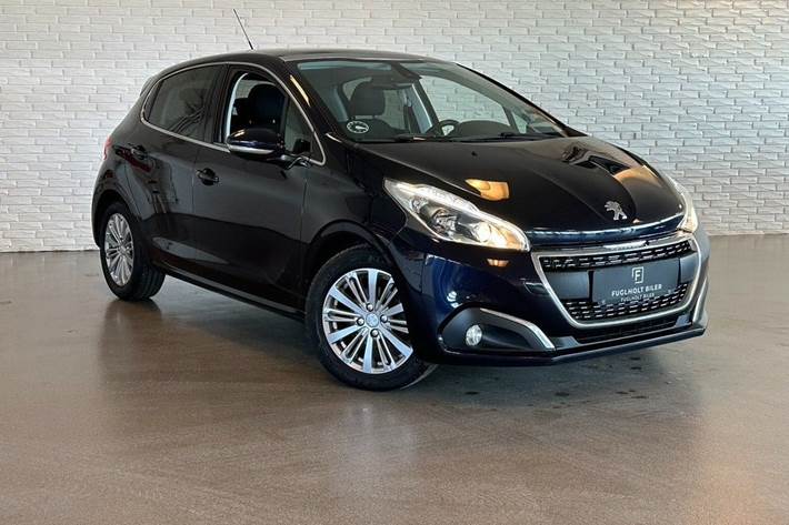 Blå Peugeot 208 fra 2019