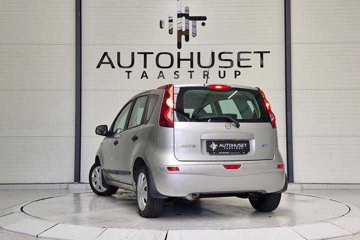 Hvid Nissan Note fra 2012