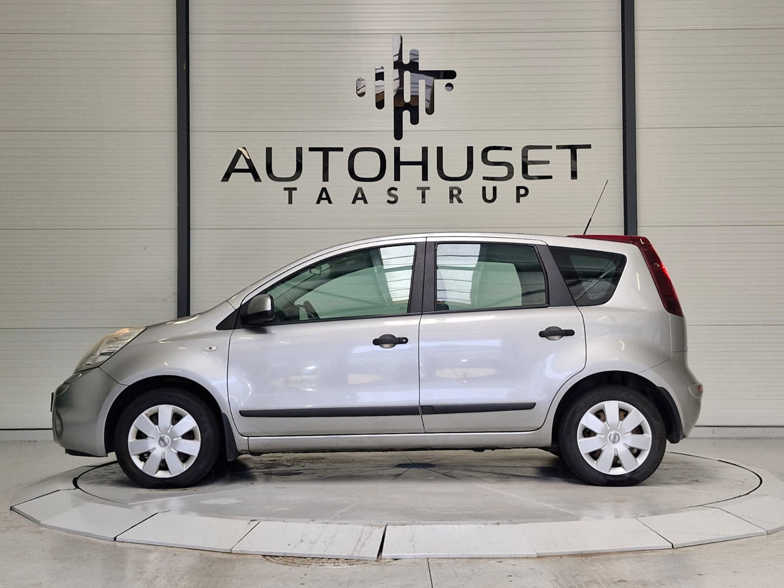 Hvid Nissan Note fra 2012