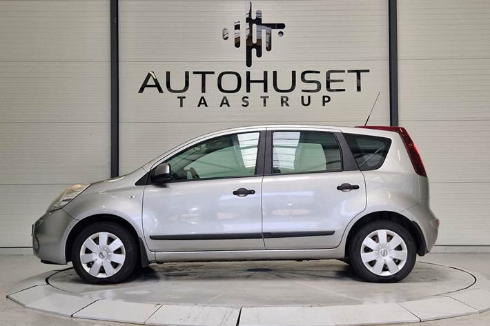 Hvid Nissan Note fra 2012