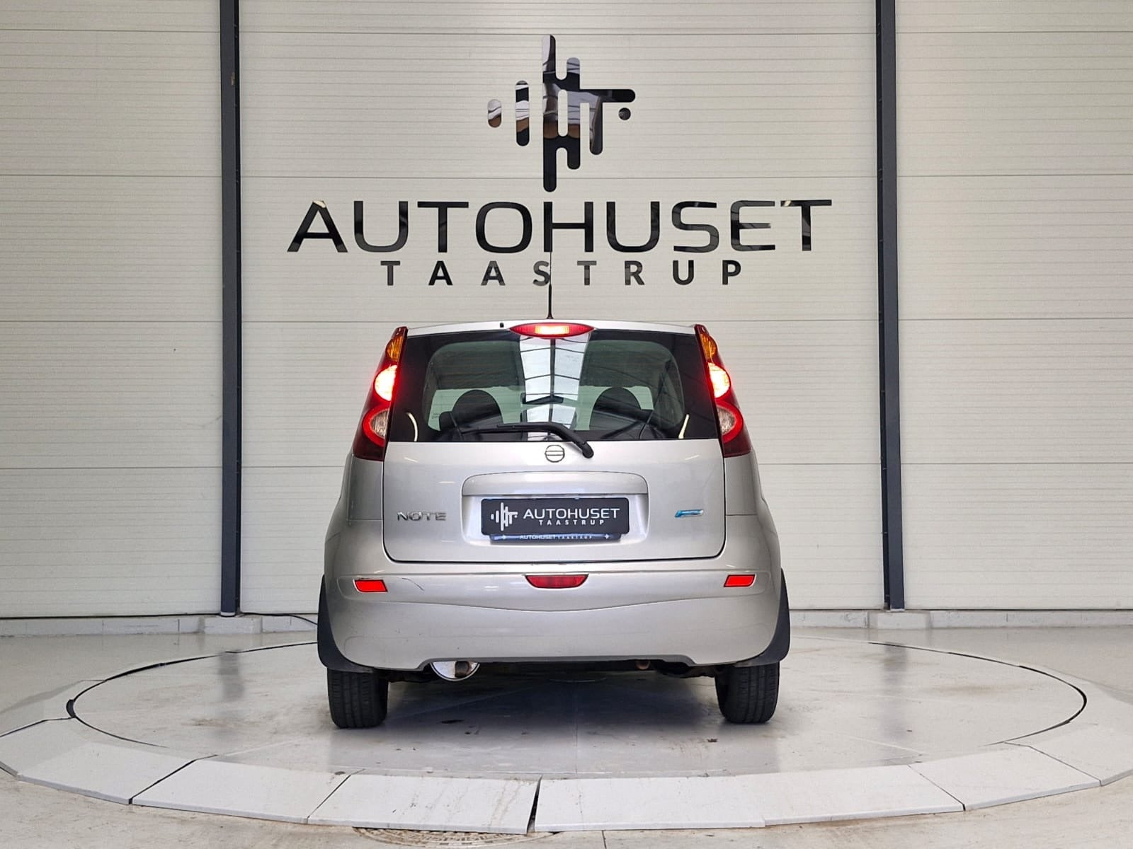 Hvid Nissan Note fra 2012