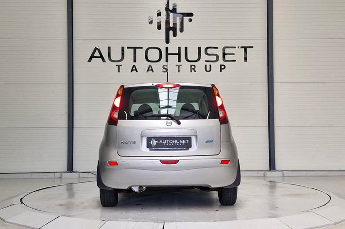Hvid Nissan Note fra 2012