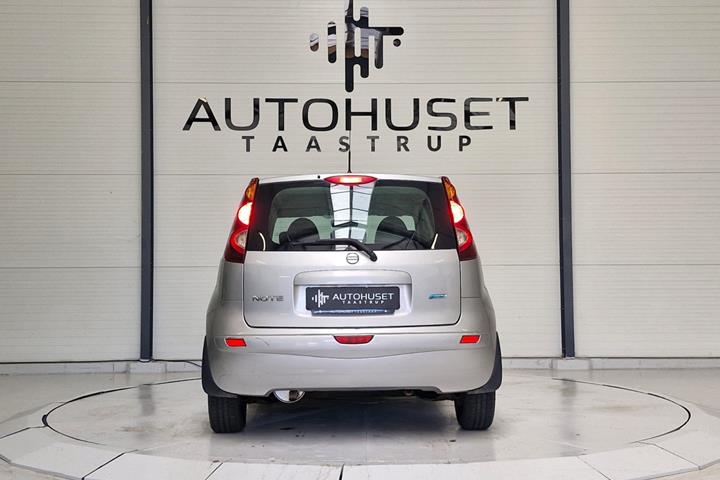 Hvid Nissan Note fra 2012