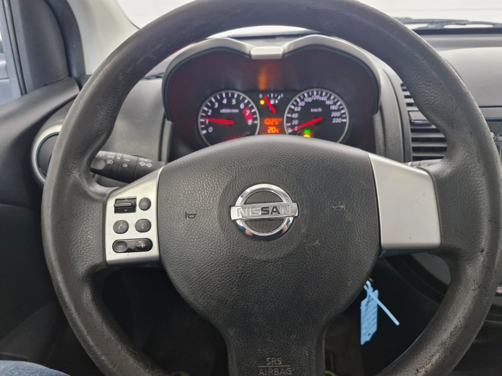 Hvid Nissan Note fra 2012