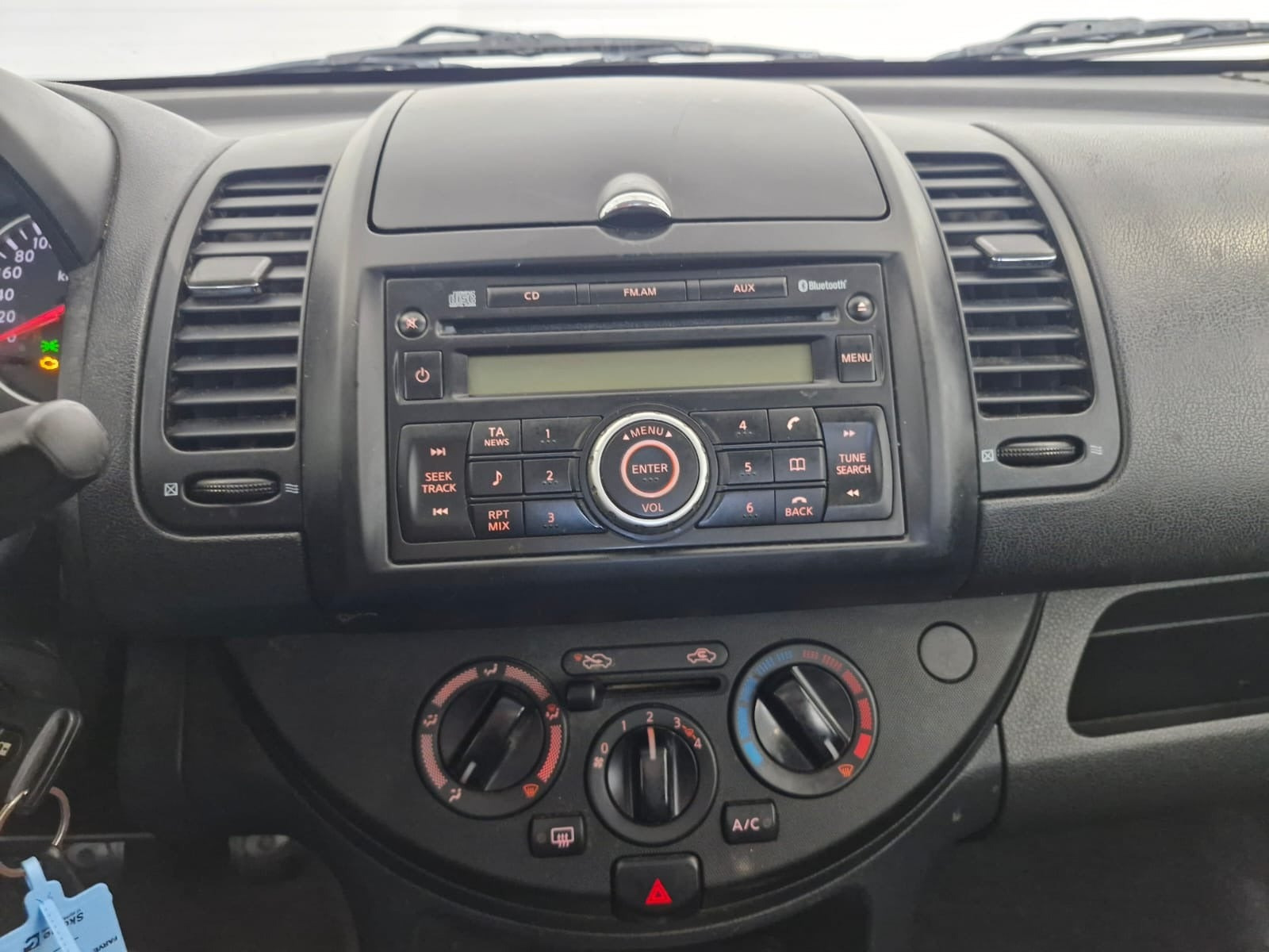 Hvid Nissan Note fra 2012