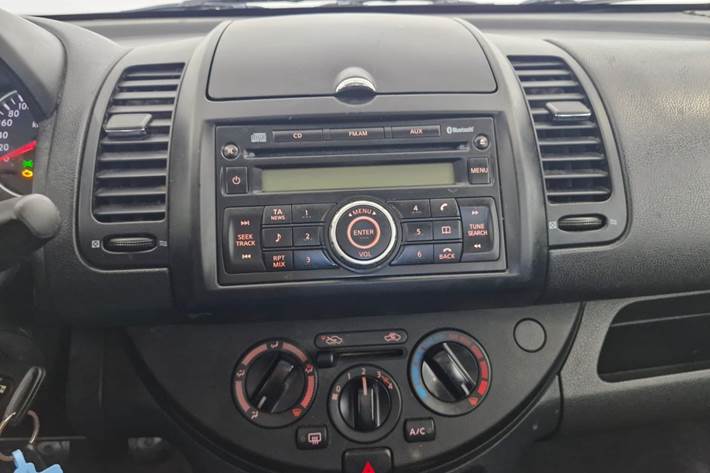 Hvid Nissan Note fra 2012