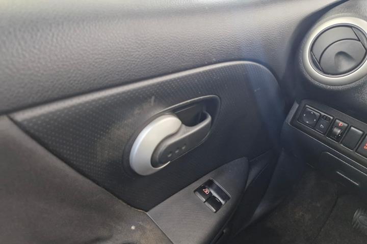 Hvid Nissan Note fra 2012