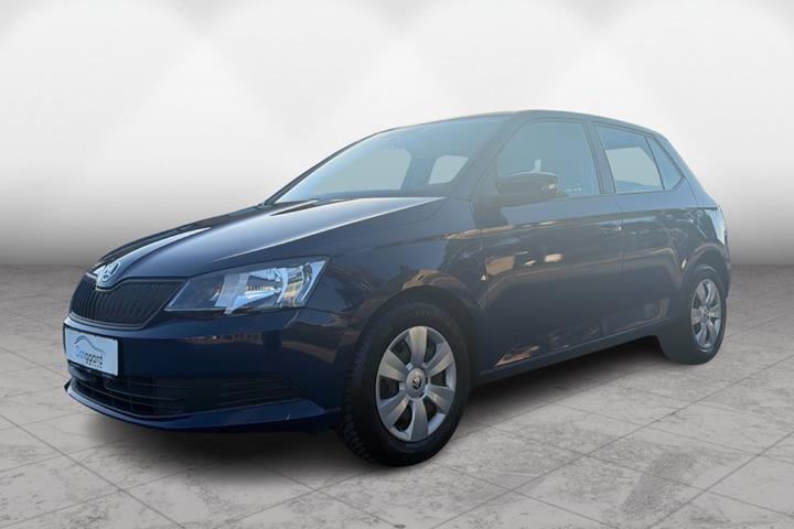 Blå Skoda Fabia fra 2016 set udefra