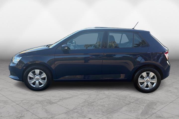 Blå Skoda Fabia fra 2016