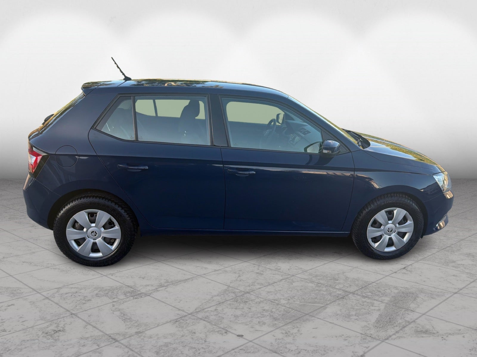 Blå Skoda Fabia fra 2016