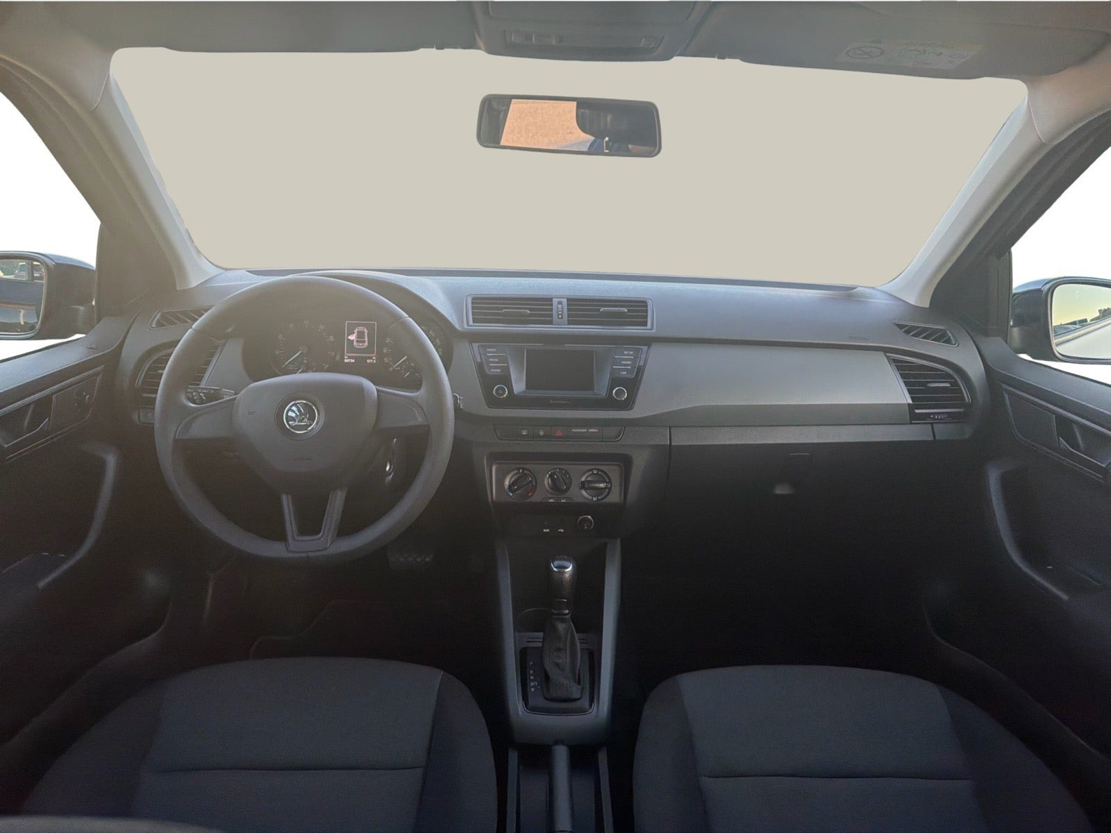 Blå Skoda Fabia fra 2016