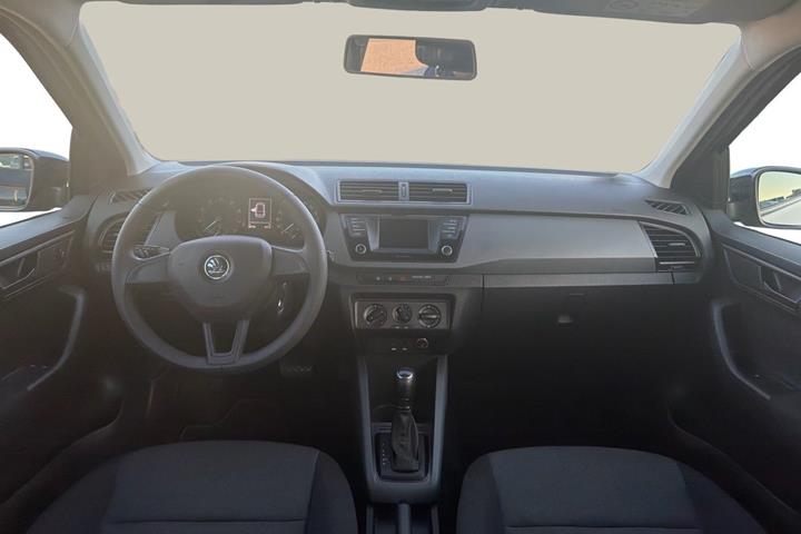 Blå Skoda Fabia fra 2016