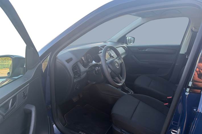 Blå Skoda Fabia fra 2016
