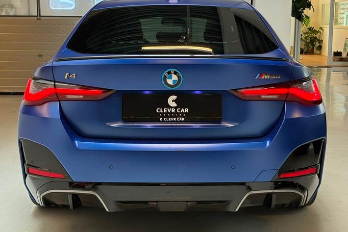 Blå BMW i4 fra 2023