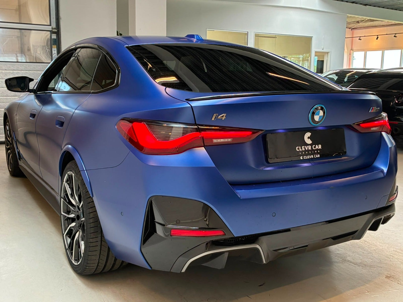 Blå BMW i4 fra 2023