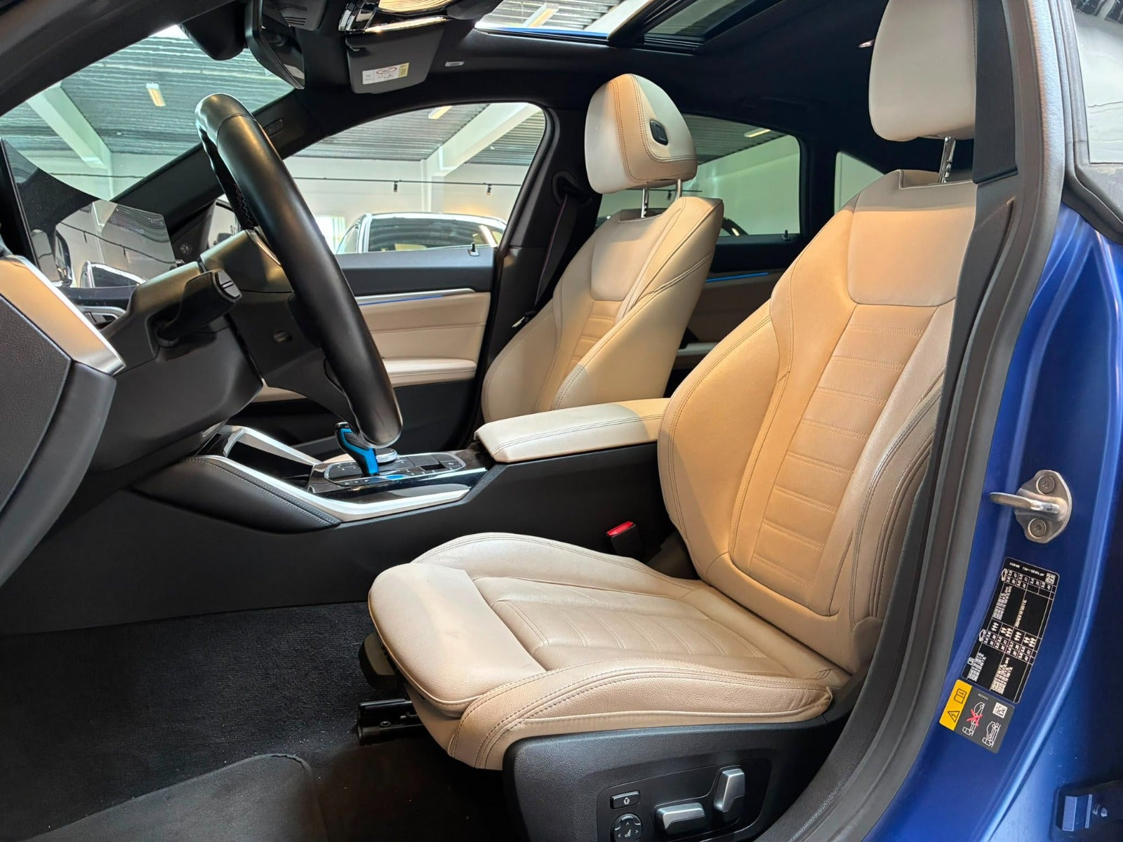Blå BMW i4 fra 2023