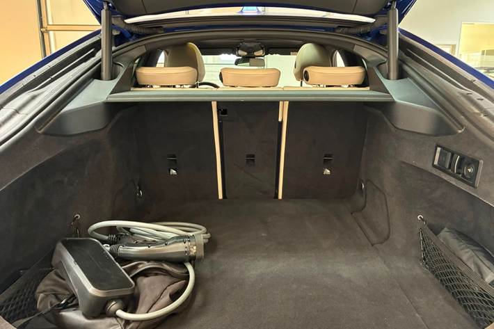 Blå BMW i4 fra 2023