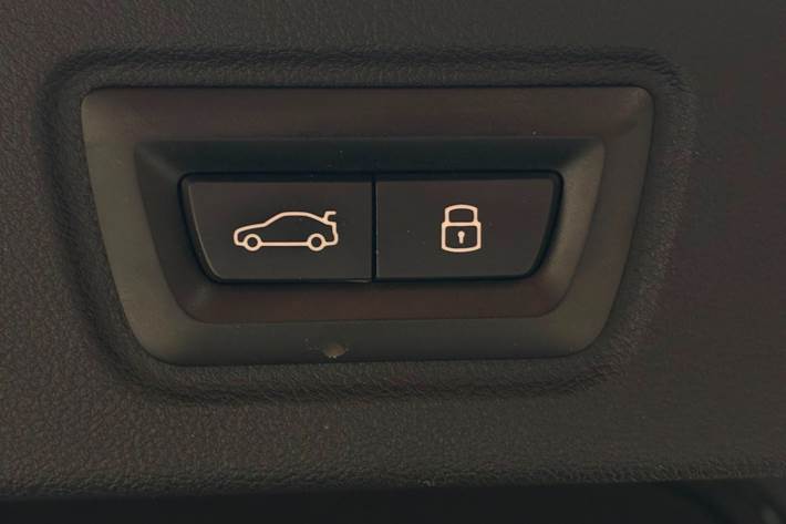 Blå BMW i4 fra 2023