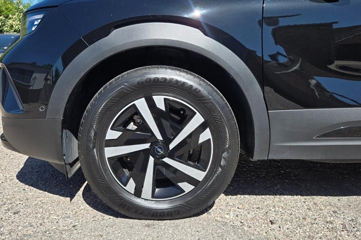 Sort Opel Mokka-e fra 2025