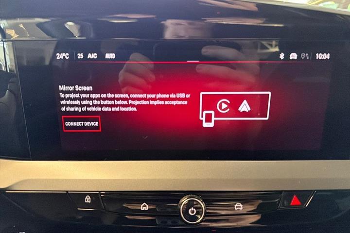 Grå Opel Mokka-e fra 2025