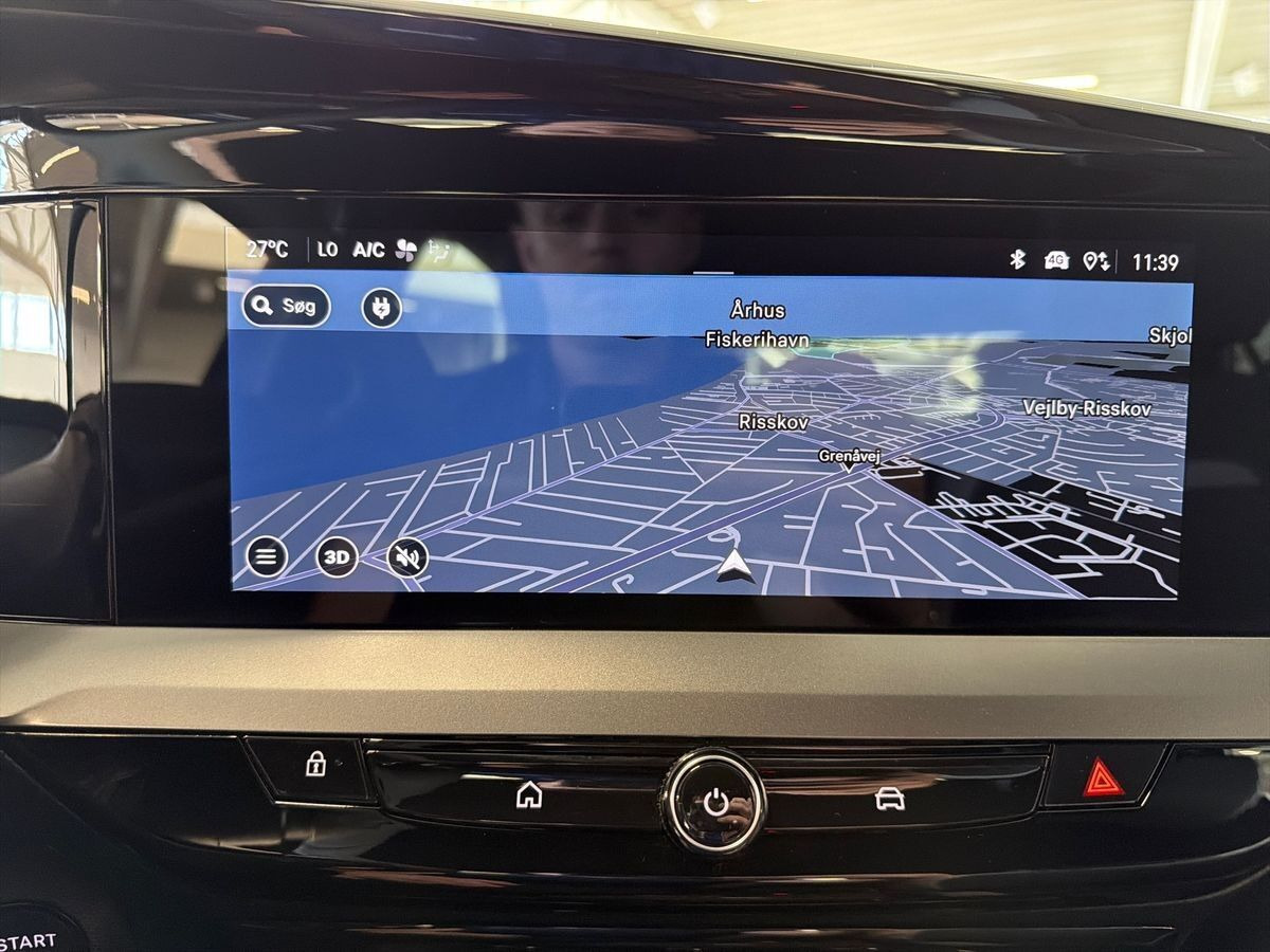 Blå Opel Mokka-e fra 2025