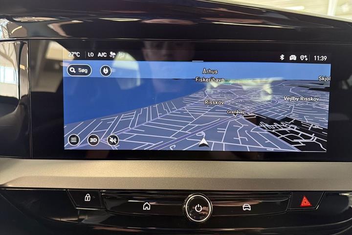 Blå Opel Mokka-e fra 2025