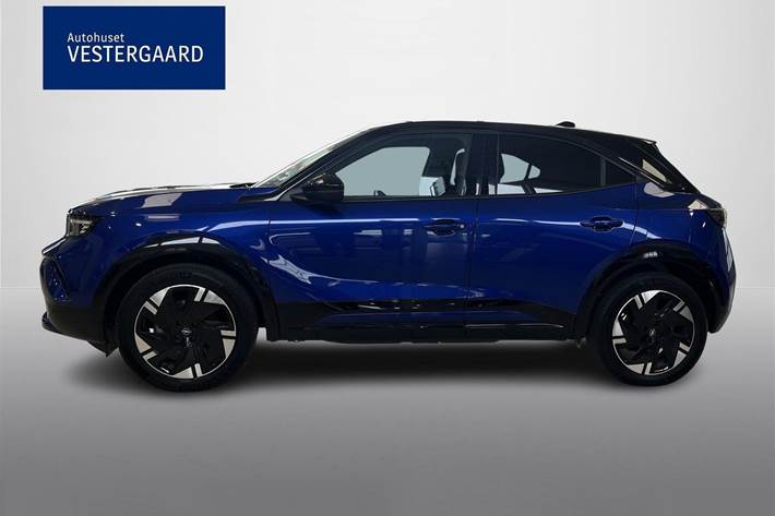 Blå Opel Mokka-e fra 2025