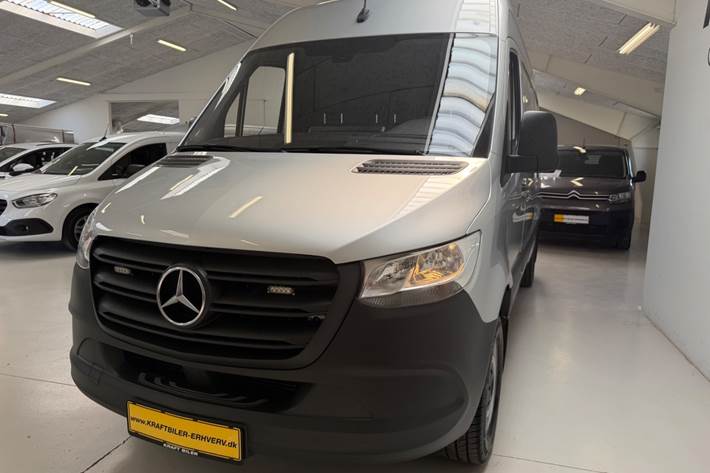 Sølv Mercedes Sprinter 316 fra 2020