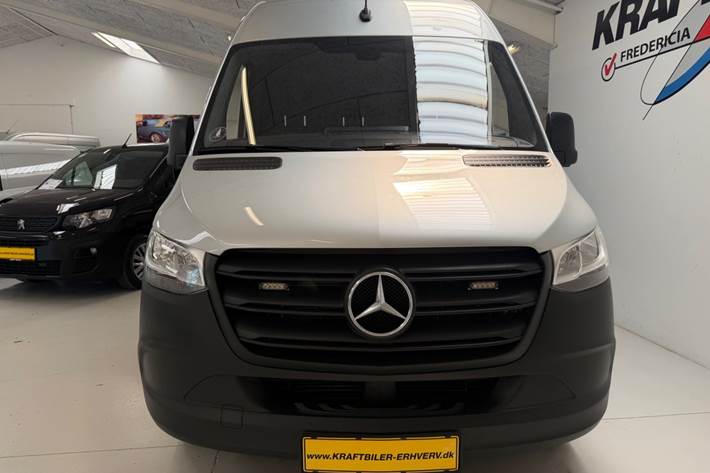 Sølv Mercedes Sprinter 316 fra 2020