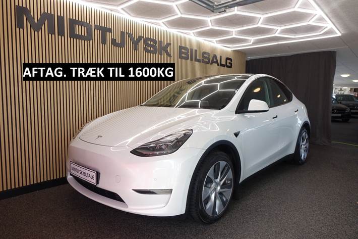 Hvid Tesla Model Y fra 2022