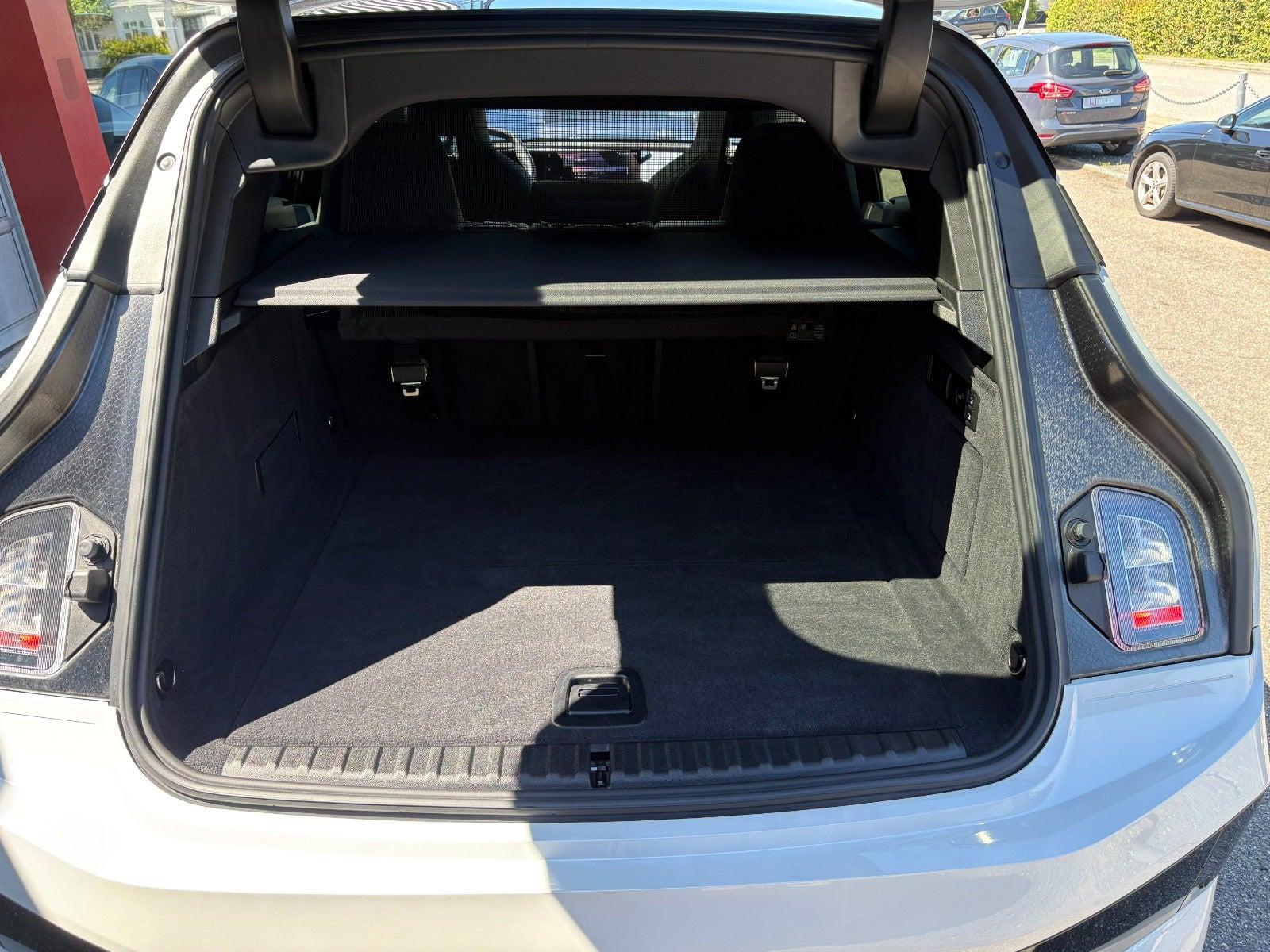 Hvid BMW iX fra 2023